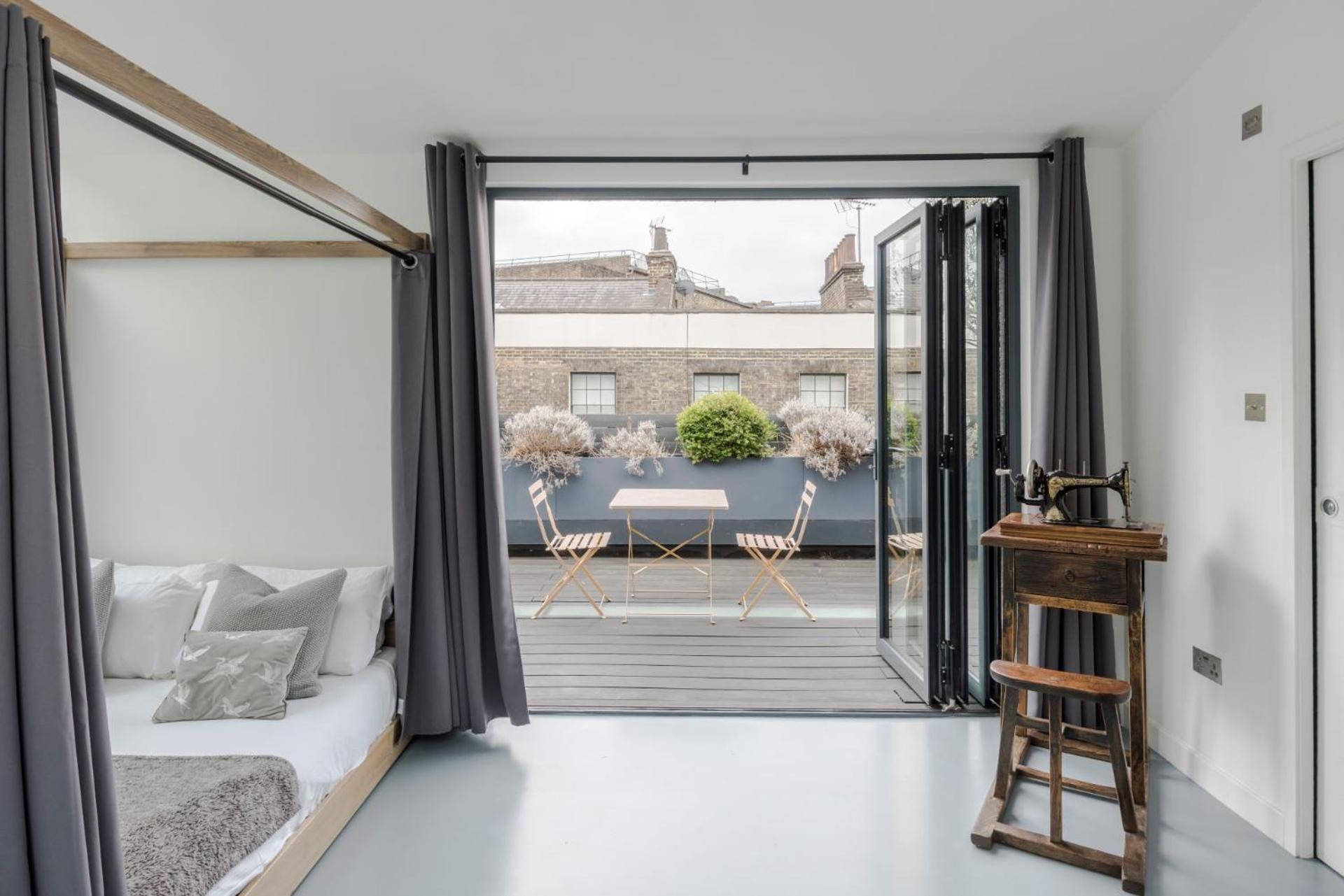 The Dream Factory - London Bridge- By Frankie Says Villa Luaran gambar