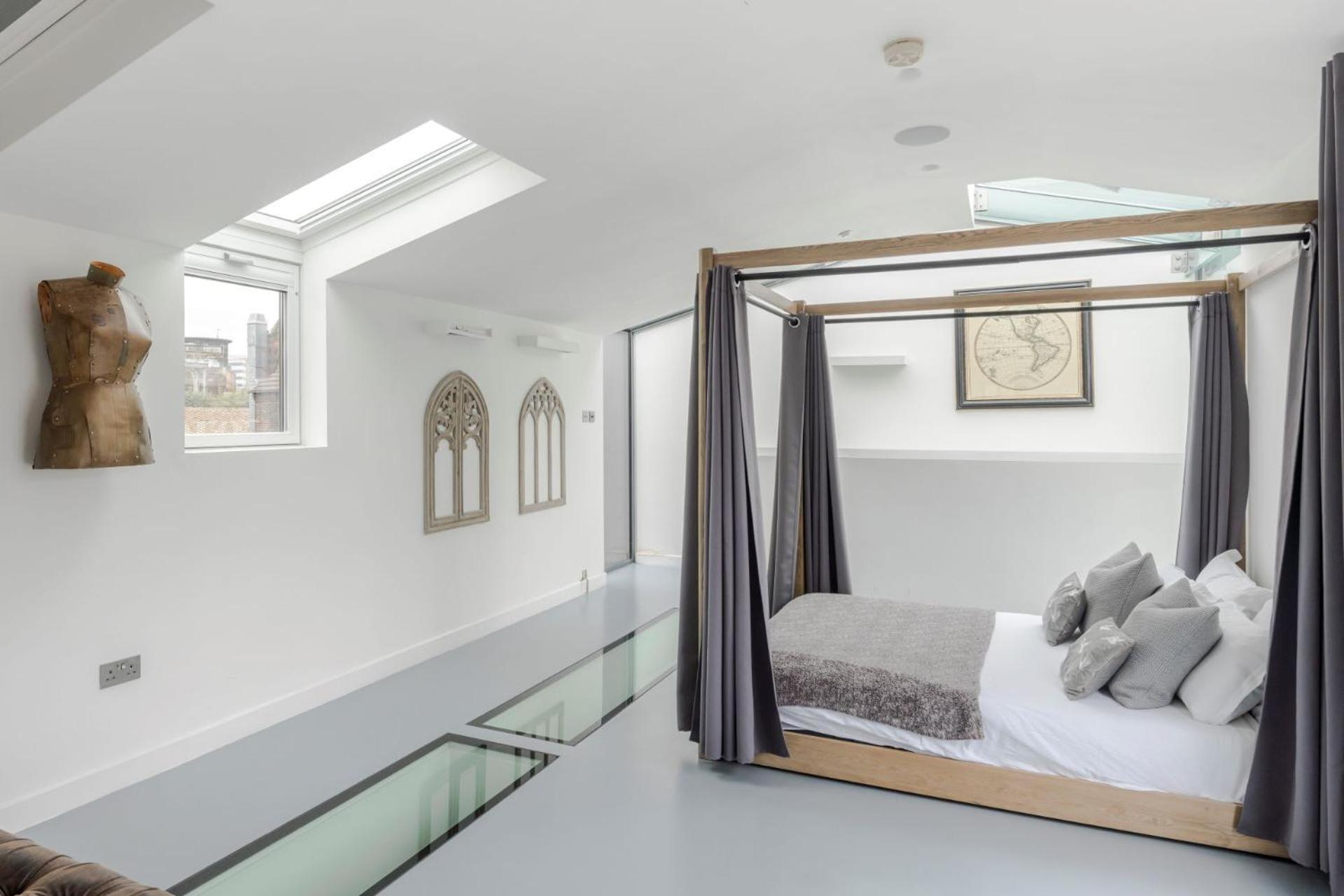 The Dream Factory - London Bridge- By Frankie Says Villa Luaran gambar